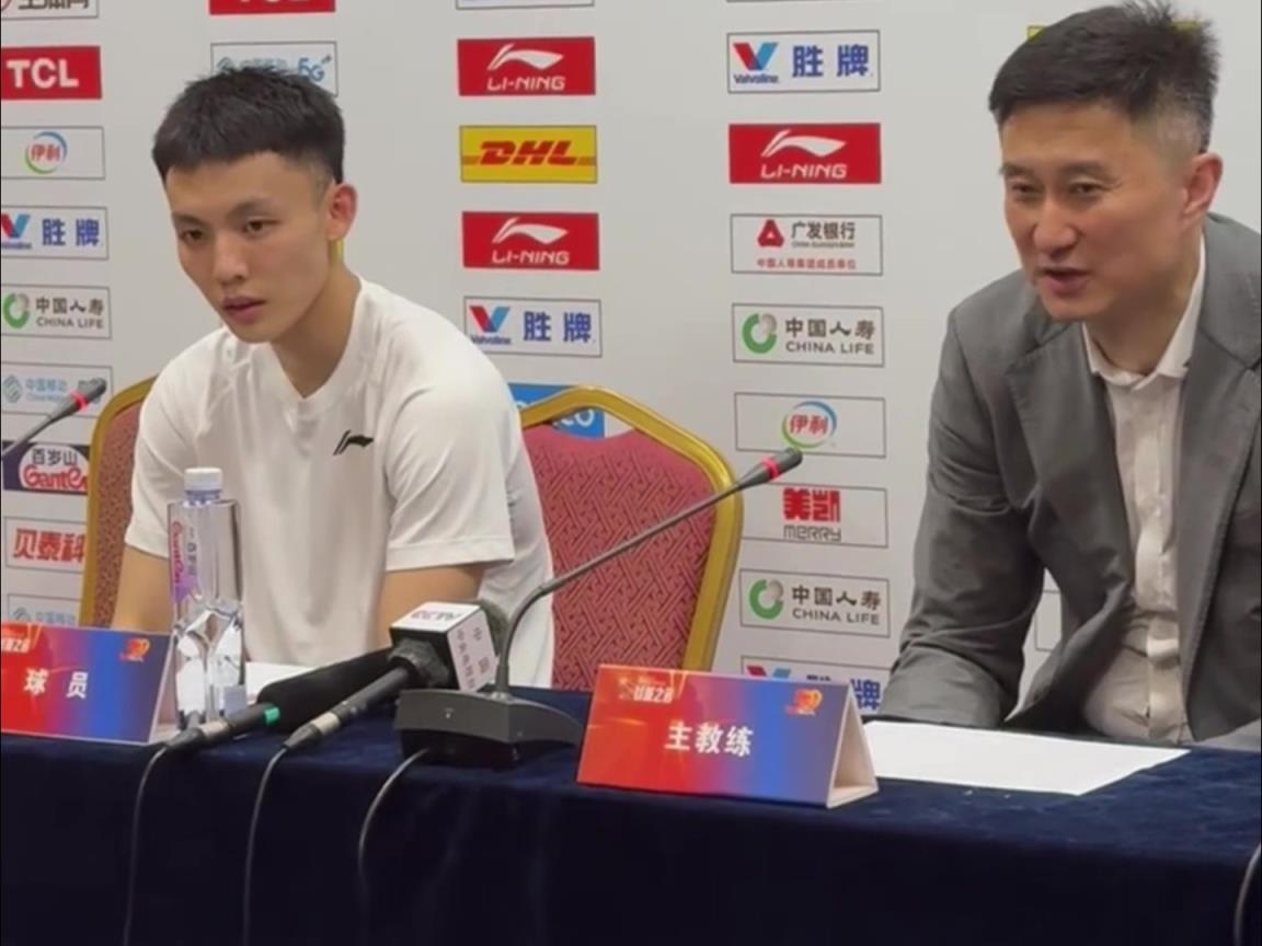 這是能說的嗎徐杰：杜指導(dǎo)賽前說了，這場球就是打架和摔跤！