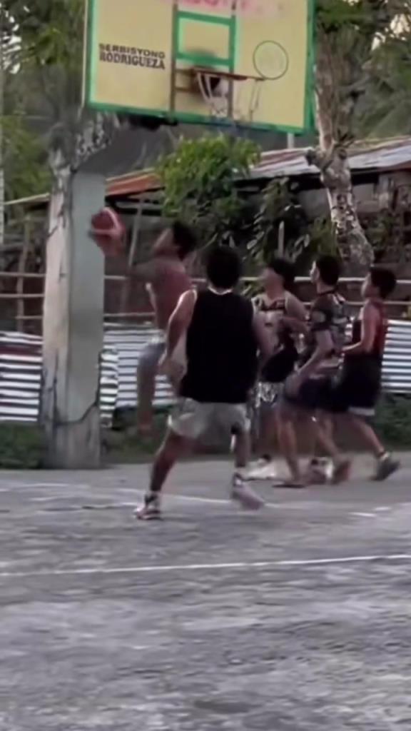 我都準(zhǔn)備好嘲笑他了，結(jié)果被他帥到了