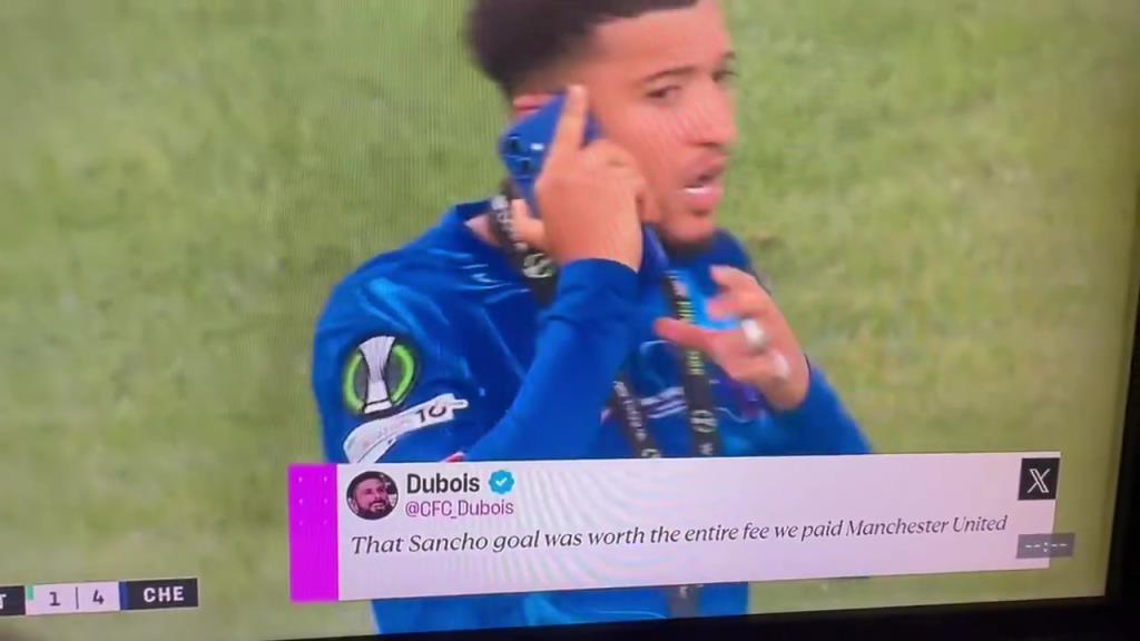 直接攤牌！桑喬賽后在場(chǎng)上煲電話粥，大聲說(shuō)自己不回曼聯(lián)