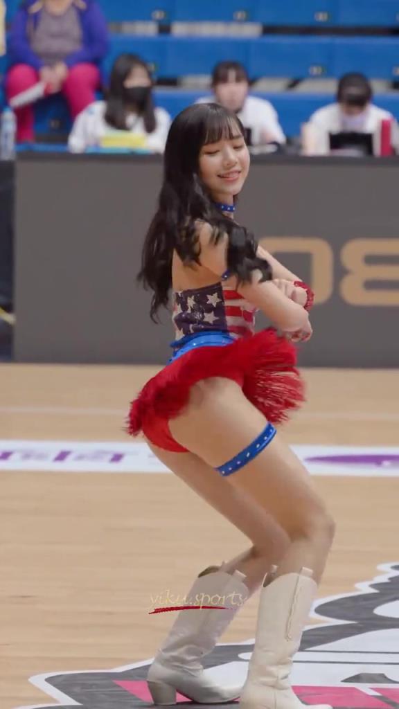 最好的啦啦隊小姐姐！自信，健康充滿活力！